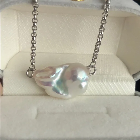 Angel Wing Baroque Pearl Necklace | Iridescent Statement - Picture 2 of 5